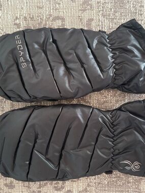 Spyder Black Quilted Puffer Mitten